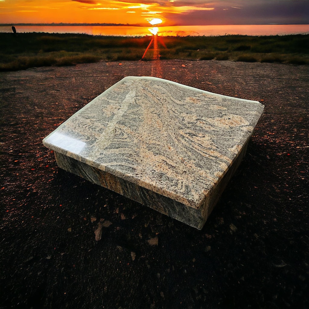 Urnový pomník Juparana India