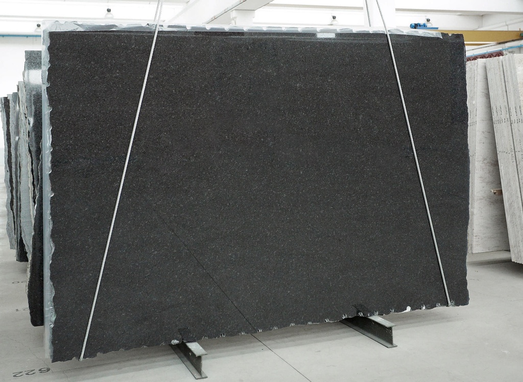 ANGOLA BLACK